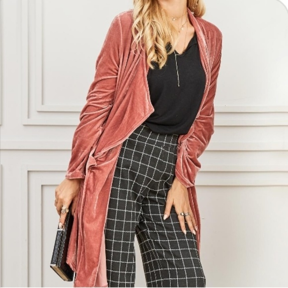 Suzanne Betro Jackets & Blazers - Beautiful velour knee length mauve pink sweater